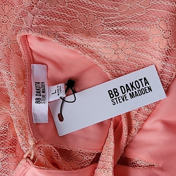 NWT BB Dakota Steve Madden Twist Neckline Lace Amici Dress Coral Sz L Bodycon - Picture 12 of 13